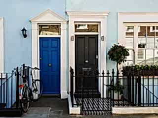 Özel Tasarım Kapılardan Kareler